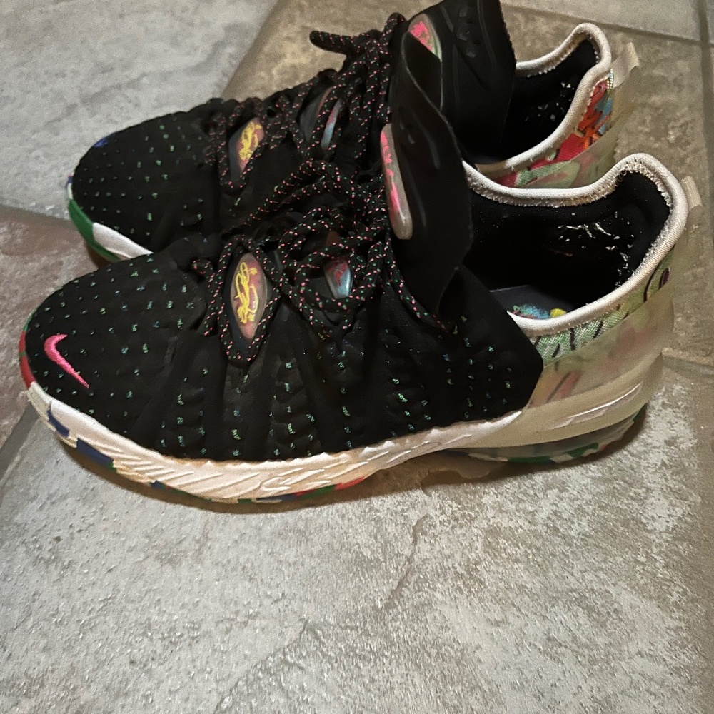 LeBron18 “James Gang”